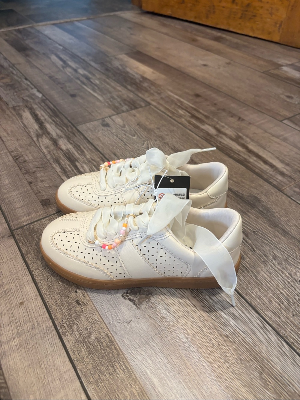 art class girls cream sneakers with ribbon laces